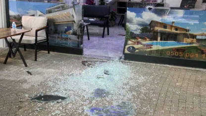 Gayrimenkul ofisinde silahlı kavga: 2 ölü, 1 yaralı