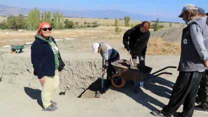 45 yılını kazı alanlarında geçirdi