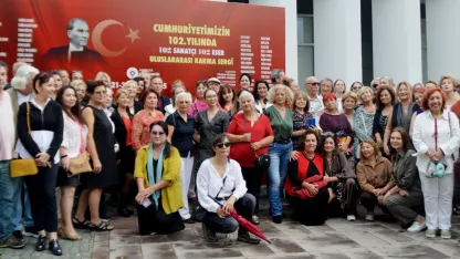 Sanat Galerisinde 102 Sanatçının Eserleri Sergilendi