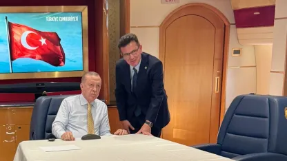Cumhurbaşkanı Erdoğan'ın Körfez turunda Antalya'dan iki milletvekili