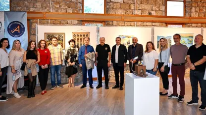 Cumhuriyet Bayramı'nda eş zamanlı karma sergi