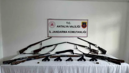 Alanya’da 15 ruhsatsız silah ele geçirildi