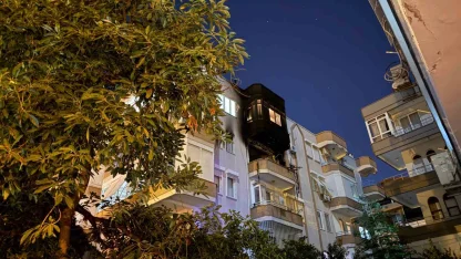 Alanya’da 5 katlı binada yangın: 1 kişi hayatını kaybetti