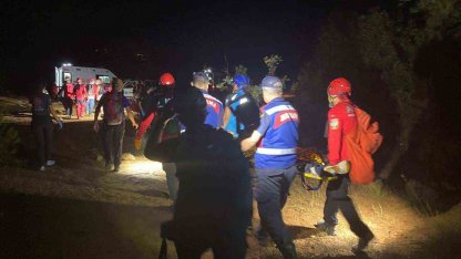 Alanya’da mağarada mahsur kalan 2 çocuk kurtarıldı