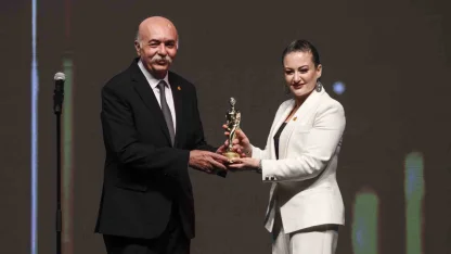 Altın Portakal’da "Onur, Emek, Başarı" ödülleri sahiplerini buldu