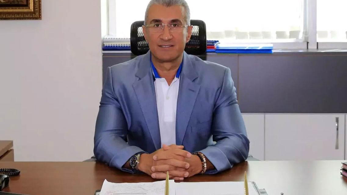 Antalya Büyükşehir&#039;de istifa rüzgarı