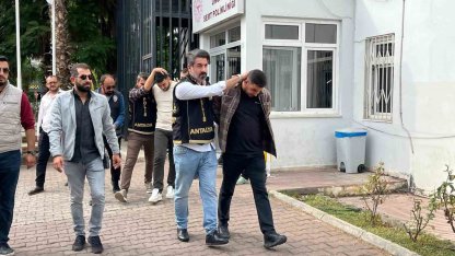 Antalya’da 2 kişinin ölümüyle sonuçlanan silahlı kavga şüphelileri adliyeye sevk edildi