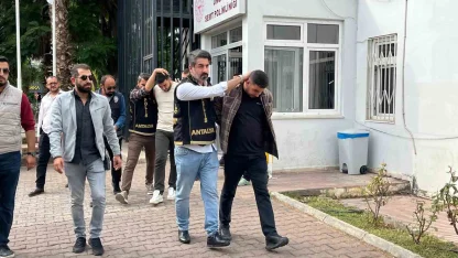 Antalya’da 2 kişinin ölümüyle sonuçlanan silahlı kavga şüphelileri adliyeye sevk edildi