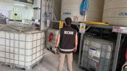 Antalya’da kaçak alkol operasyonu: 14 bin 884 litre kaçak alkol ele geçirildi