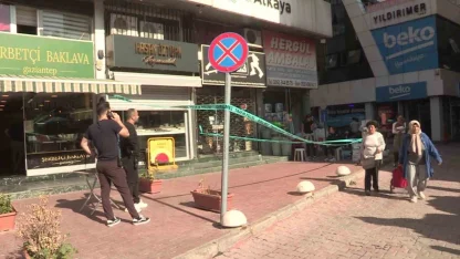 Antalya’da kameraları boyayıp, çelik kasayı delerek kuyumcudan 5 kilo altın çalıp kaçtılar
