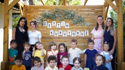 Ekiplerin topladığı zeytinleri minikler işledi