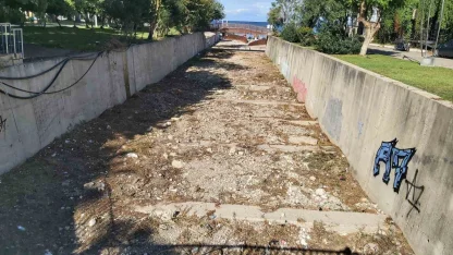 Kemer Belediyesi’nden kış öncesi dere temizliği