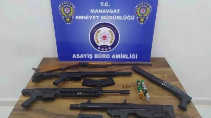 Manavgat’ta 19 adrese eş zamanlı baskın: 6 gözaltı