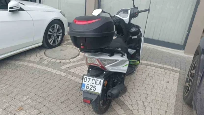 Manavgat’ta motosiklet yayaya çarpıştı: 2 yaralı