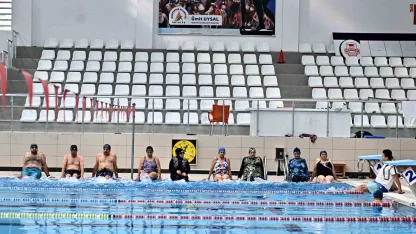 Muratpaşa’da ücretsiz yüzme eğitimleri başladı