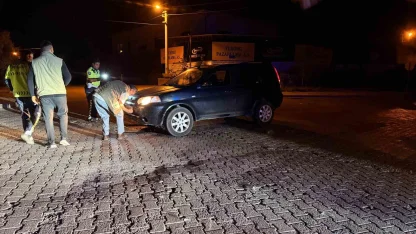 Otomobil ile çarpışan motosikletlin yaralı sürücüsü kaza yerinden kaçtı