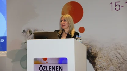 Prof. Dr. Özlenen Özkan: "İlk rahim naklinde nefesimizi tutarak hastayı takip ettik"