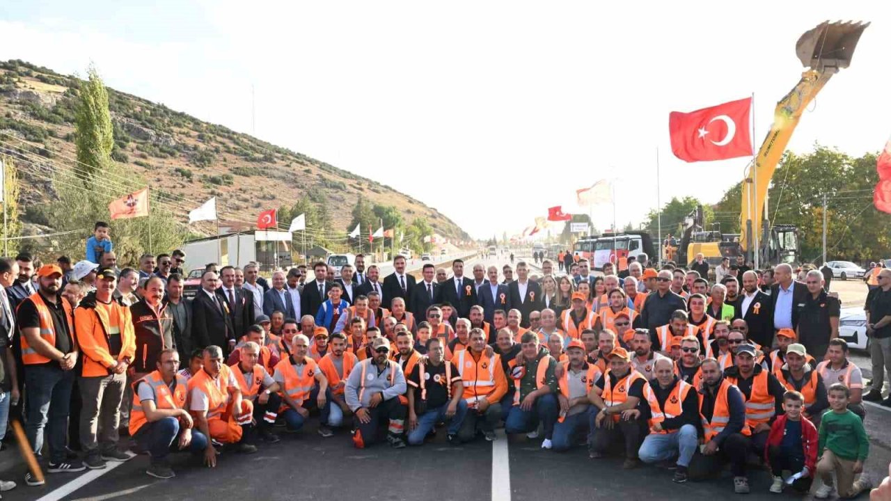 Ulaştırma ve Altyapı Bakanı Uraloğlu: &quot;Tarım, ticaret ve turizme can suyu olacak&quot;