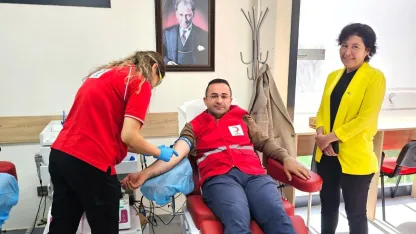 Başkan Güngör'den Türk Kızılay kan bağış birimine ziyaret
