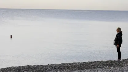 Ata'ya denizde saygı duruşu