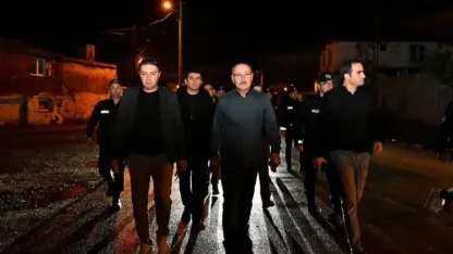 'Dur' ihtarına uymayıp İl Emniyet Müdürü Zaimoğlu'nun üzerine aracını sürdü, ateş açılıp durduruldu