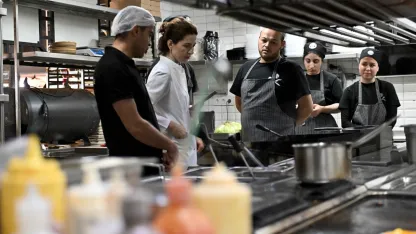 Muratpaşa'da 50 işletmeye Gold Town hijyen bilgilendirmesi yapıldı