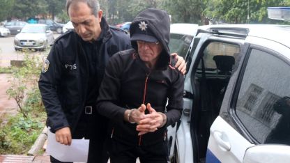 Komşusunun evinin kapısına elektrikli düzenek kuran sanık, ‘İnsan hemen ölmez’ diye kendini savundu