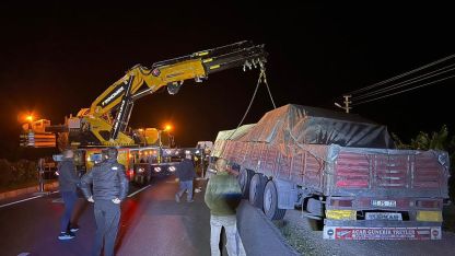 Yolcu otobüsüyle TIR çarpıştı: 5 yaralı