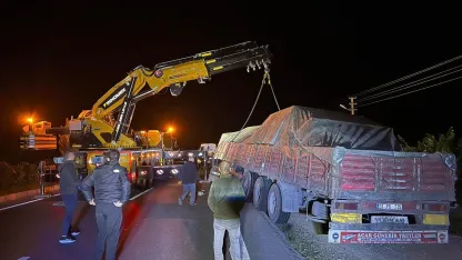 Yolcu otobüsüyle TIR çarpıştı: 5 yaralı