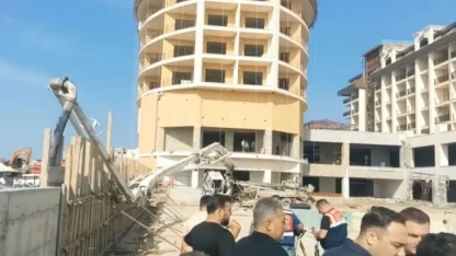 Alanya’da otel inşaatında yan yatan beton mikserin kolu işçiye çarptı: 1 ölü