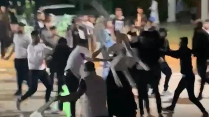 Antalya’da düğünde çıkan kavgada sandalyeler havada uçuştu, ortalık savaş alanına döndü