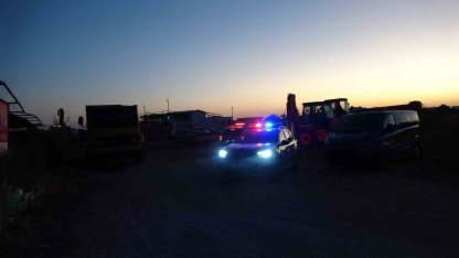 Antalya’da kum hırsızlarına gece baskını: 1 tutuklama, 8 araca el konuldu