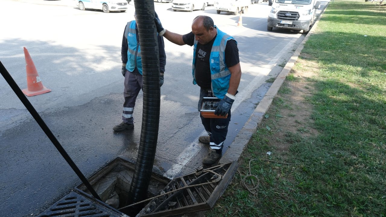 ASAT, Kepez&#039;de yağmursuyu hatlarını temizliyor