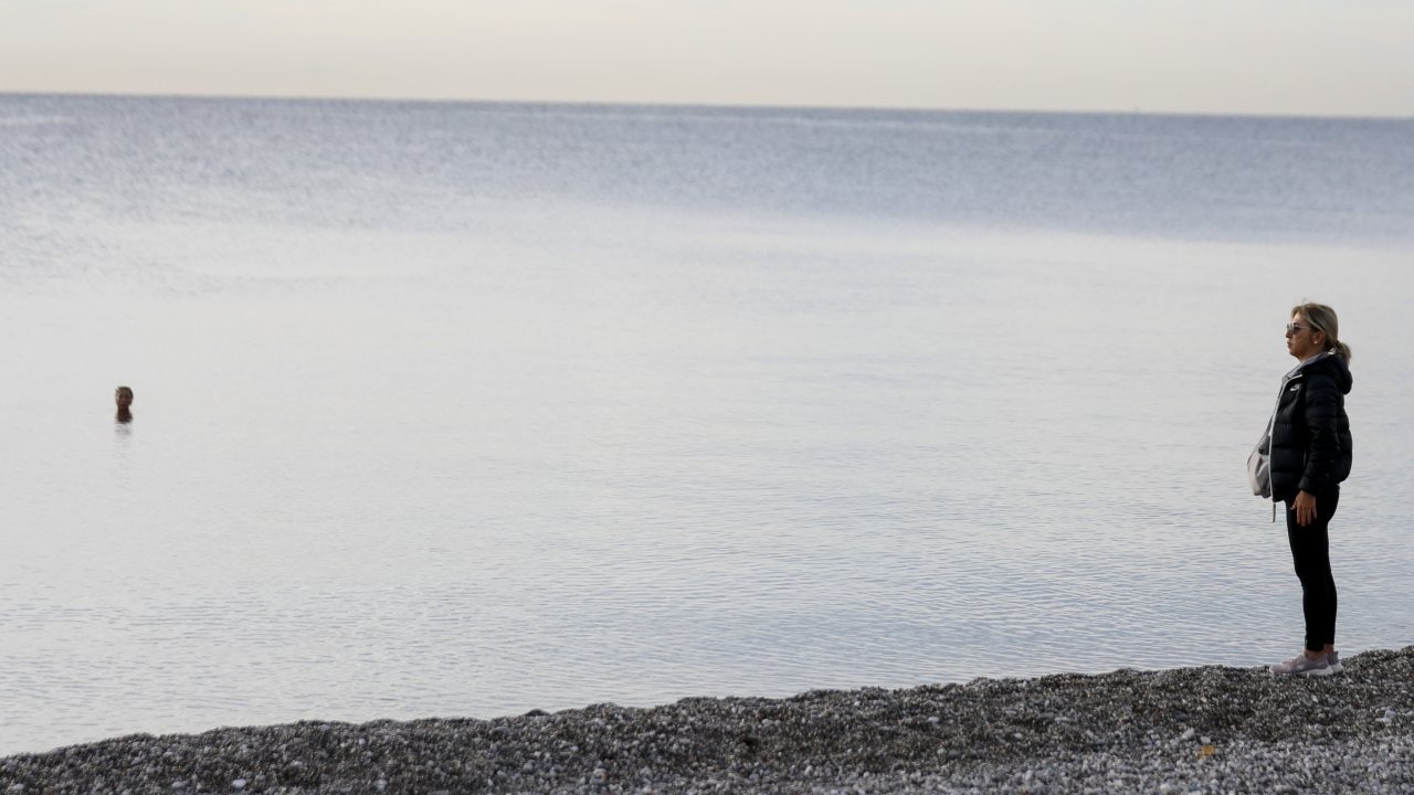 Ata&#039;ya denizde saygı duruşu