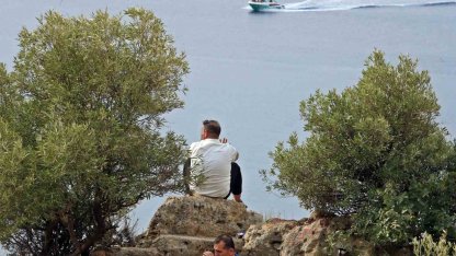 Biri ölümün ucunda, diğerleri manzara keyfinde