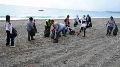 Çamyuva Sahili’nde temizlik