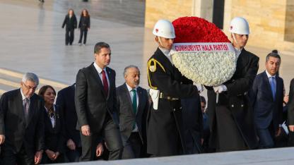 CHP heyeti Anıtkabir'i ziyaret etti