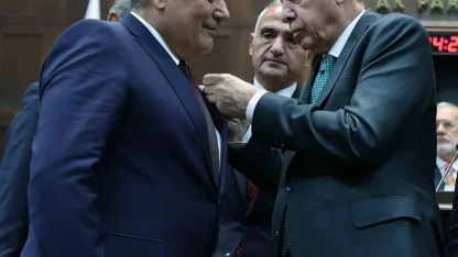 CHP’den istifa eden Aksu Belediye Başkanı Yıldırım AK Parti’ye katıldı