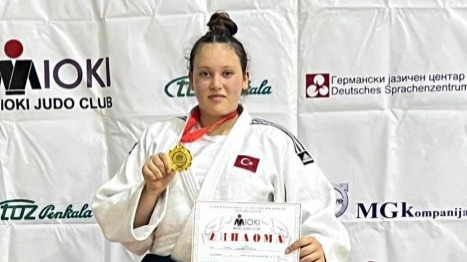 Efsa Ceylin Göl&#039;den altın madalya