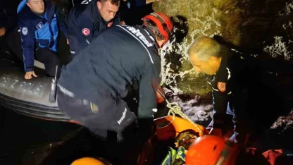 Falezlerden düşen şahıs AFAD ve itfaiye tarafından kurtarıldı