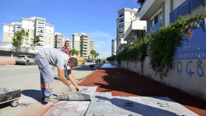 Güzeloba’da kaldırım çalışması tamamlandı