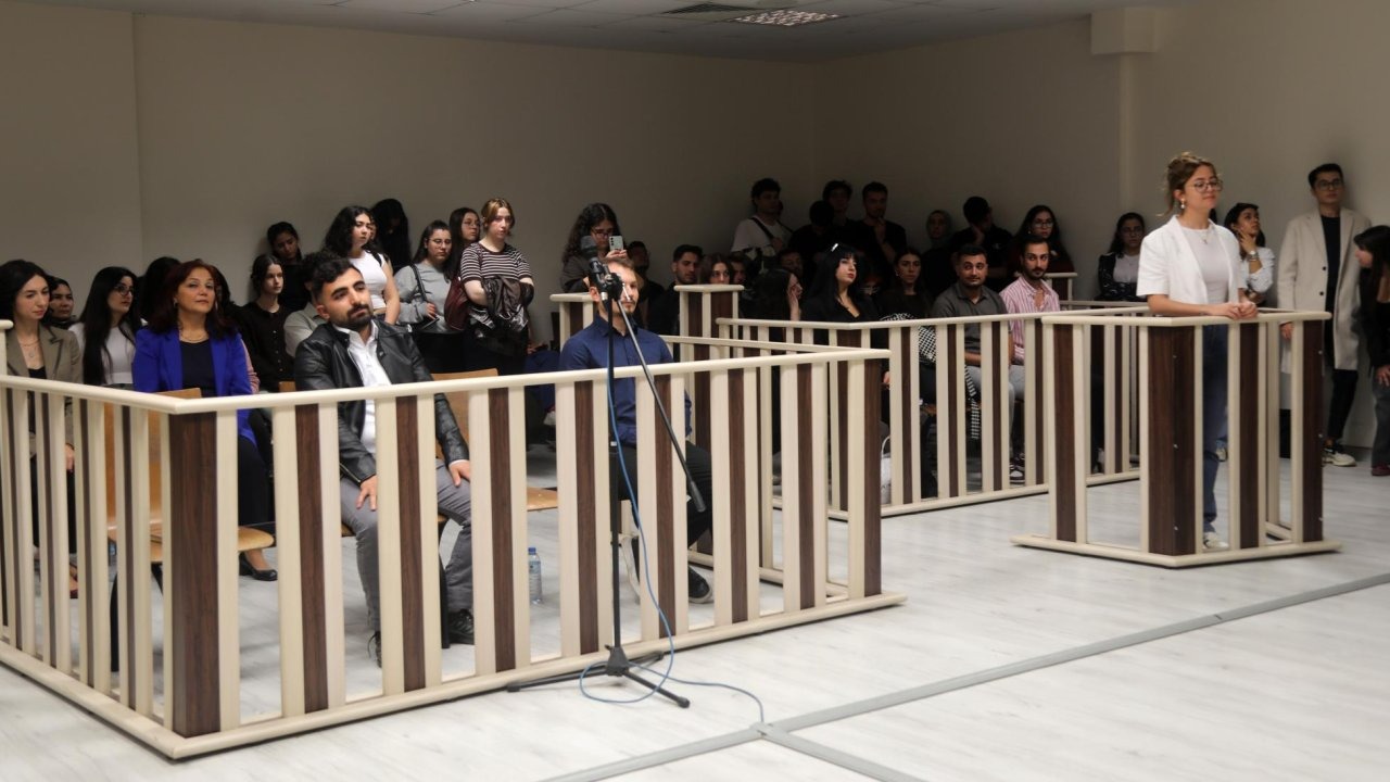 Hukuk öğrencilerinden gerçeğini aratmayan duruşma