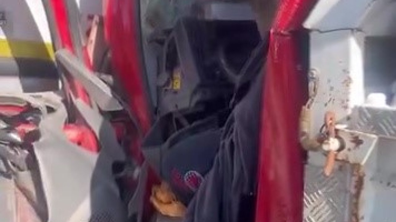 Kamyonet tıra arkadan çarptı: 3 yaralı