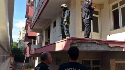 Kentsel dönüşüm için boşaltılan binadaki yangında erkek cesedi çıktı