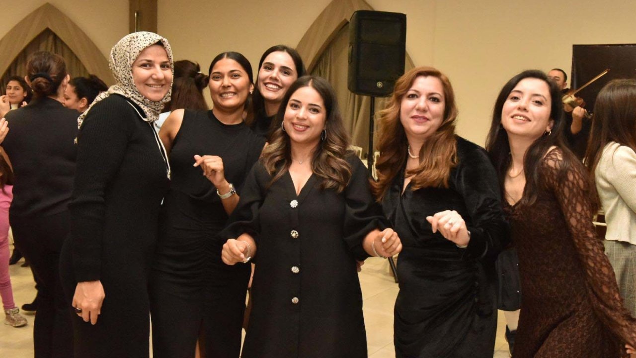 Kepez’den Öğretmenler Günü’ne özel kutlama