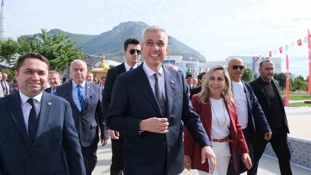 Sağlık Bakanı Memişoğlu: &quot;Sağlıkta son 25 yılda Cumhurbaşkanımızın liderliğinde çok şey yaptık, çok şey ürettik. Daha çok üreteceğiz’’