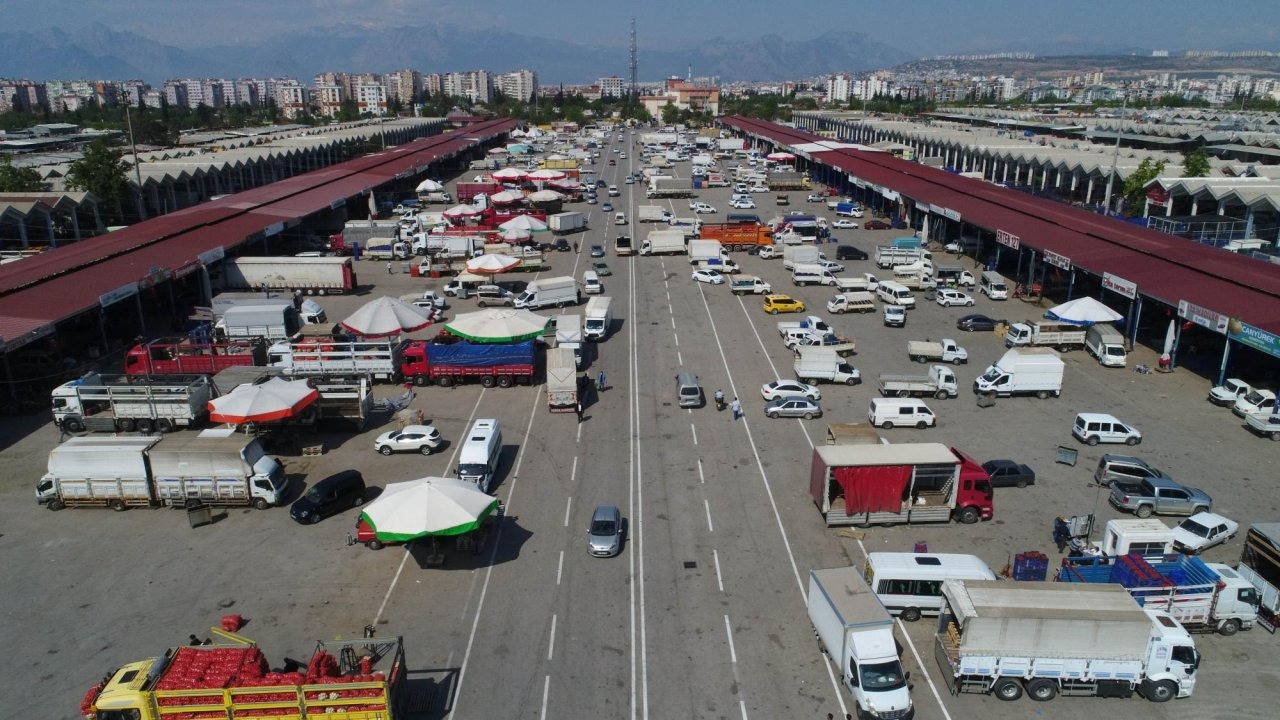 Toptancı hal giriş yasağına Aksulu üreticiden tepki