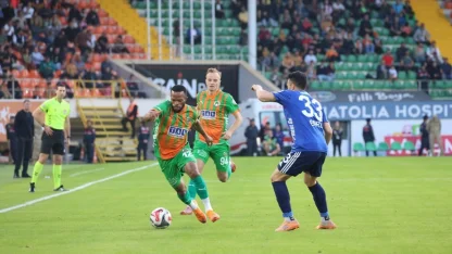 Trendyol Süper Lig: Alanyaspor: 1 - Kasımpaşa: 0 (İlk yarı)