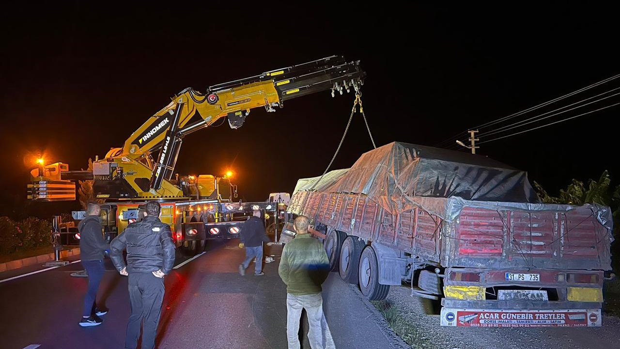 Yolcu otobüsüyle TIR çarpıştı: 5 yaralı