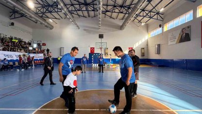 3 Aralık Dünya Farkındalık Günü Gazipaşa’da özel öğrencilerin katılımıyla kutlandı